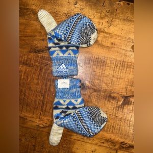 Women’s ADIDAS OKC Thunder mittens NWT